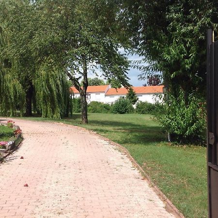 Bienvenue Chez Zina Hotell Vesoul Eksteriør bilde