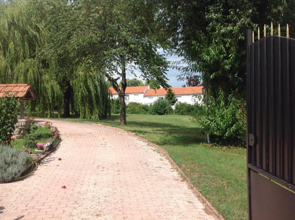 Bienvenue Chez Zina Hotell Vesoul Eksteriør bilde